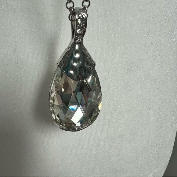 🍭4/$20 New Paparazzi Long Teardrop Faceted Pendant Necklace and Earring Set - Picture 2 of 4